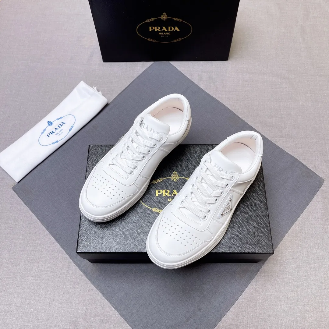 P380 Prada Prada's new men's leather sneakers, the highest version on the market, any comparison is welcome🆚! The original leather has excellent texture and is super high-end! Fetal sheep net lining imported from Italy, removable pad! Luxurious materials and fine workmanship, highly recommended! Code number 38-45 No. 058